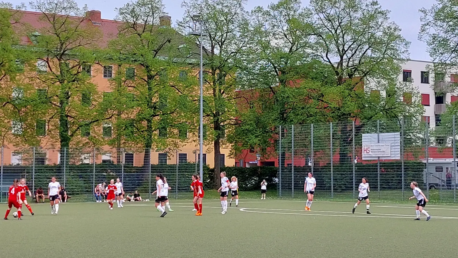 Bayernligist FC Stern München (weiß) trifft zum Rückrundenstart auf den FC Ingolstadt 04 II. (Archivbild: bas)