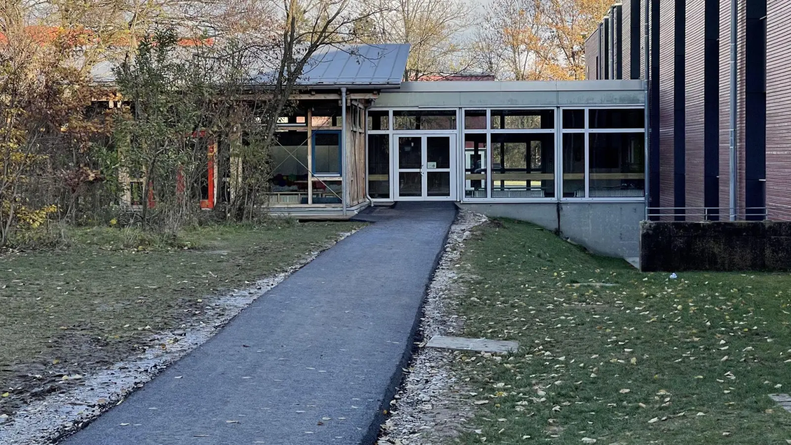 Der neue Weg wurde bereits vor einigen Wochen asphaltiert. (Foto: Gemeinde Gräfelfing)