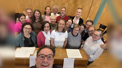 Die musikalische Gestaltung übernehmen der Chor der Musica Sacra Thalkirchen und Instrumentalisten des Fraunbergorchesters.  (Foto: Chor)