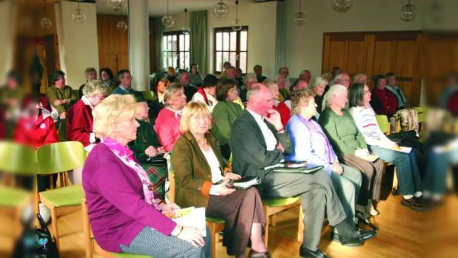 Zahlreiche Senioren aus Allach und Untermenzing kamen zur insgesamt vierten Einwohnerversammlung für Senioren im 23. Stadtbezirk. (Foto: ls)