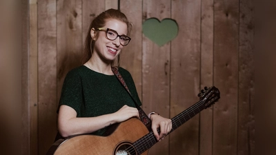 Die Bayerische Dialektpreisträgerin Sara Brandhuber kommt nach Forstinning. (Foto: VA)