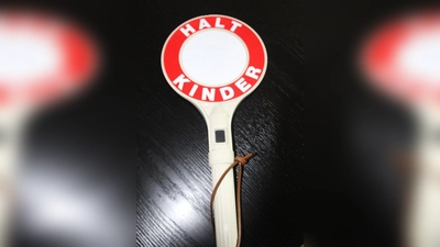 Die Gemeinde sucht Schulweghelfer, die den Kindern einen sicheren Übergang über die Straßen ermöglichen. (Foto: mka)