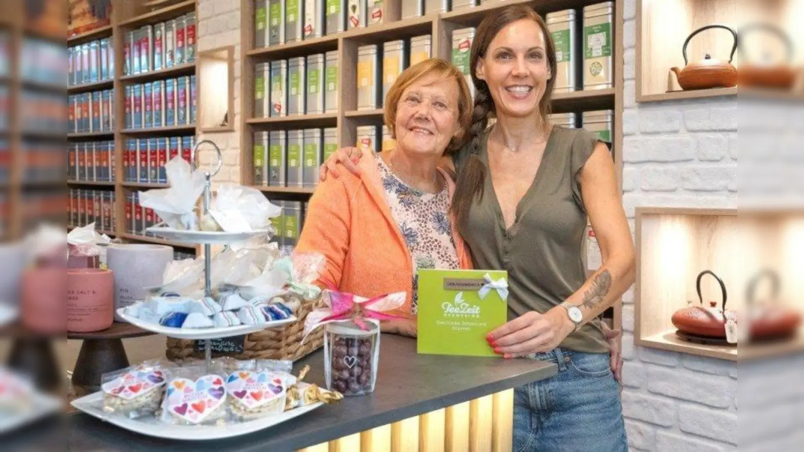 Ruth Wirthmann und Tochter Beatrice Dorl freuen sich über 35 erfolgreiche Jahre. (Foto: Corinna Eichberger-Renneisen)