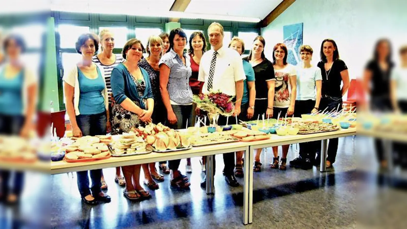 Team Gesunde Brotzeit: Nach Agnes Gneißl (6.v.l.) 2012 übernimmt 2013 Christine Sickan (1.v.r) die Leitung. 	 (Foto: VA)