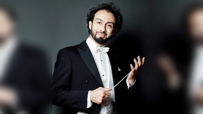 Fuad Ibrahimov dirigiert die September-Konzerte der NPhM. (Foto: Ira Weihrauch)