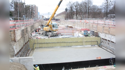Die Gotthardstraße ist derzeit eine große Baustelle. Hier wird die U5 nach Pasing verlängert: Tunnel und U-Bahnhof „Baumschule Laim“ entstehen in offener Bauweise (Foto: job)