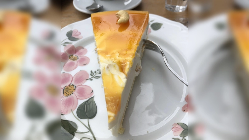 Bei Kaffee und Kuchen kann man spannende Tennisturniere sehen und etwas für schwerkranke Kinder tun. (Foto: hw)
