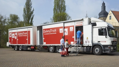 Das Giftmobil steht am 12. November in der Schlammerstraße. (Foto: Remondis)