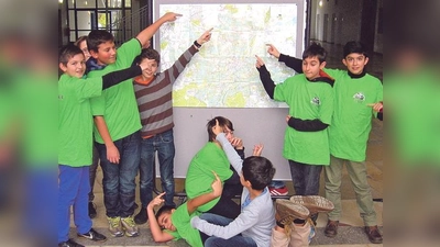 Grüne T-Shirts für eine grüne Zukunft: Die »Klimachecker« der Balthasar-Neumann-Realschule sind schon wieder ausgezeichnet worden.	 (Foto: Schule)