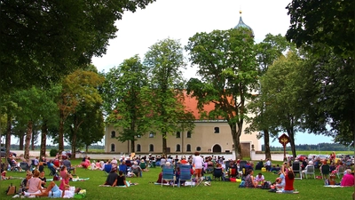 Die beliebten Picknickkonzerte der Blaskapelle Höhenkirchen-Siegertsbrunn beginnen zur Freude der Musikliebhaber wieder. (Foto: Sepp)