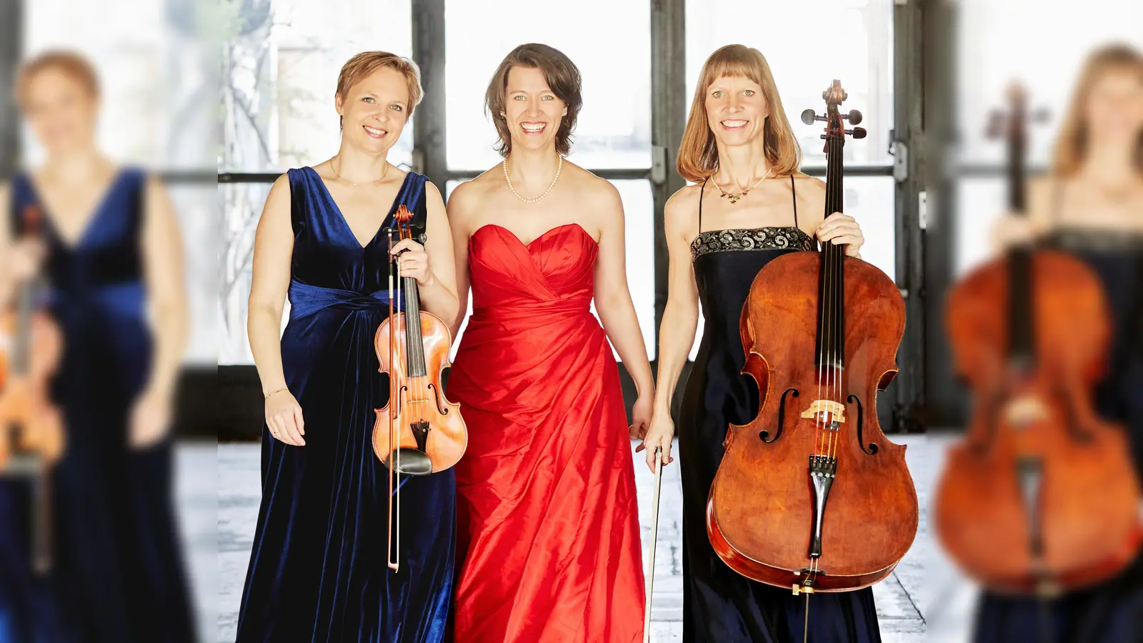 Zum Ensemble Le Beau gehören Karin Löffler-Hunziker (Violine), Uta Zenke-Vogelmann (Violoncello) und Anne Schätz (Klavier / Moderation). (Foto: Lucia Hunziker)