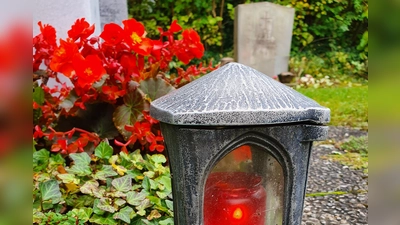 Die Andacht mit Gräbersegnung in Feldmoching beginnt um 14 Uhr.  (Symbolbild: jhö)