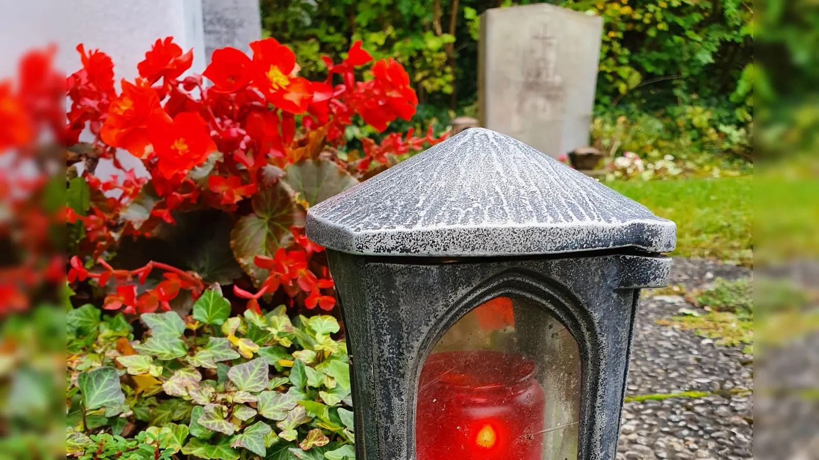 Die Andacht mit Gräbersegnung in Feldmoching beginnt um 14 Uhr.  (Symbolbild: jhö)