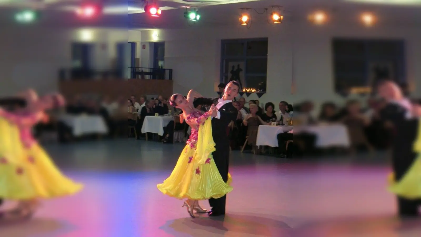 Auf dem 22. Herbstball zeigen die Tänzer ihr wahres Können. (Foto: TSA/ TSV Unterpfafffenhofen-Germering)