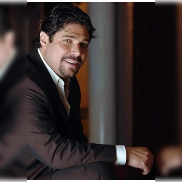 Rafael Cavero (Tenor). (Foto: Voila! Opera!)