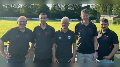 Alte, neue Abteilungsleitung (Foto: TSV Alling)