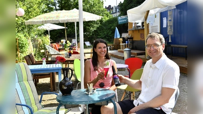 Initiatorin Xenya Jäger und Olaf Kranz, LeiterKreativ München, im „Im Dazwischen”. (Foto: Marcus Schlaf LHM)