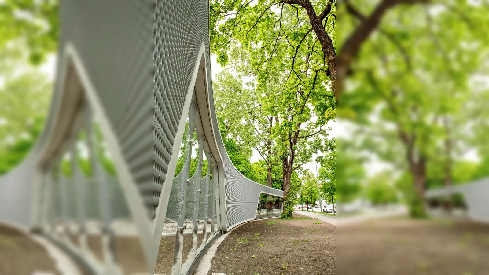 Markantes Wahrzeichen der Pöllat-Insel ist die Schallschutzmauer. (Foto: VA)