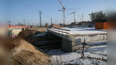 In den nächsten Monaten steht die westliche NUP-Führung im Mittelpunkt des Baugeschehens. Bis Ende des Jahres soll die Trasse an der Lortzingstraße fertig sein. (Foto: US)