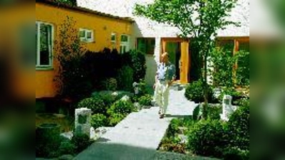 »Der Betrachter muss lernen zu schauen und zu sehen«, sagt der nicht alltägliche Haidhausener Vermieter.	 (Foto: ds)