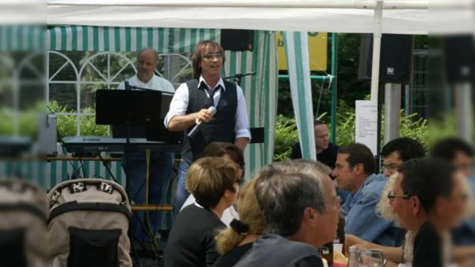 Italienische Musik beim Straßenfest. (Foto: ar)