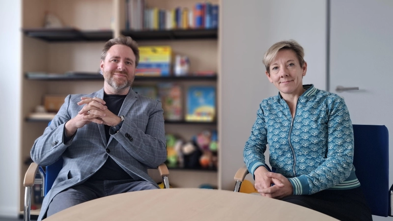 Beraten Familien in der Bunzlauer Straße 9: Agnes Jänsch (Psychologin) und Ben Fuhlbrück (Sozialpädagoge). (Foto: beratungsstelle)