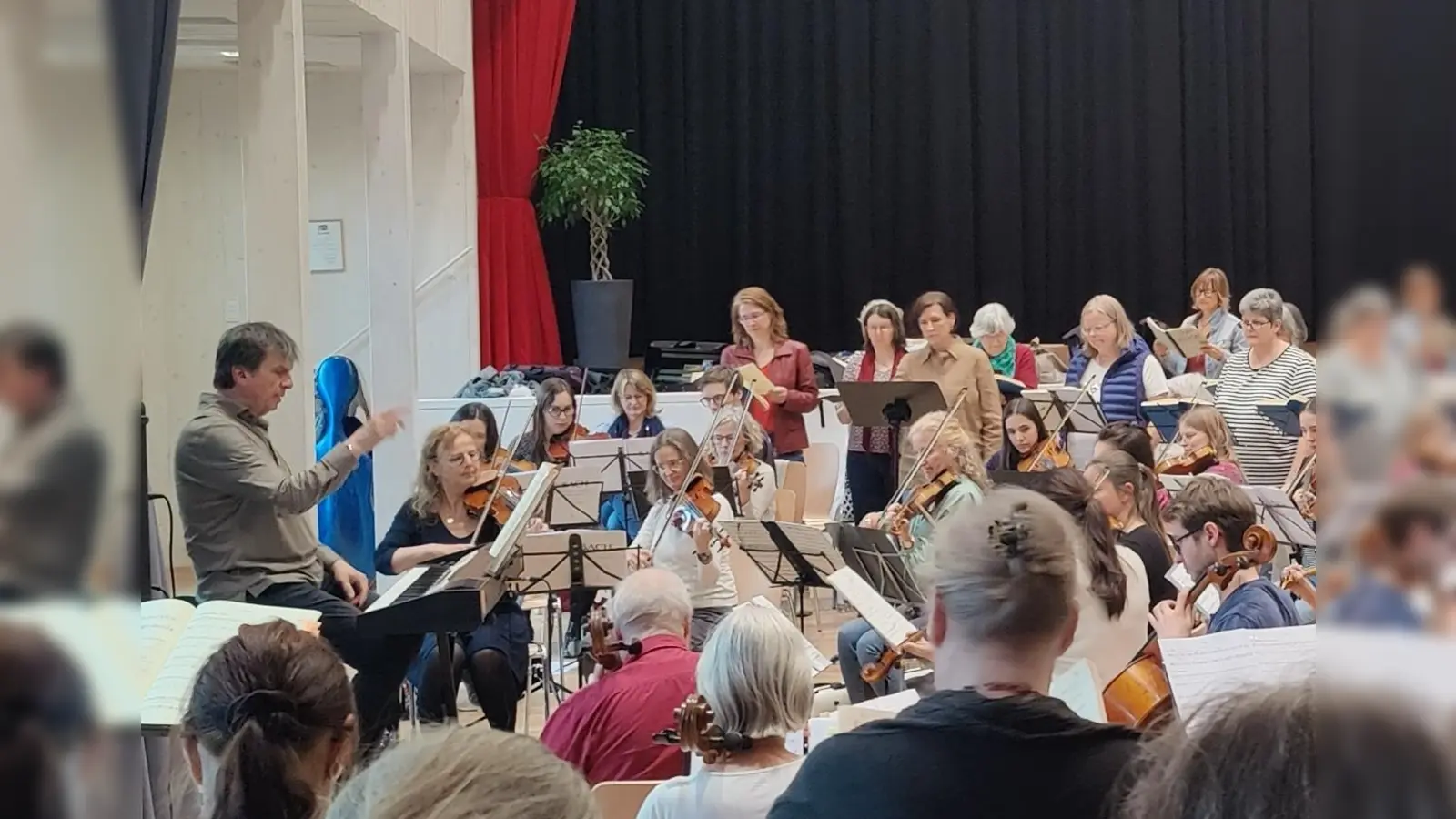 Viel Arbeit steckt in der Präsentation der verschiedenen Chorwerke.<br> (Foto: ars musica chor ottobrunn)