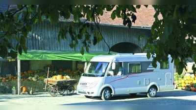 Egal ob Wohnmobil, Campingwagen oder Caravan, die Urlaubsfahrzeuge sind wesentlich größer und haben ein völlig anderes Fahrverhalten als der vertraute Pkw. (Foto: Hymer)