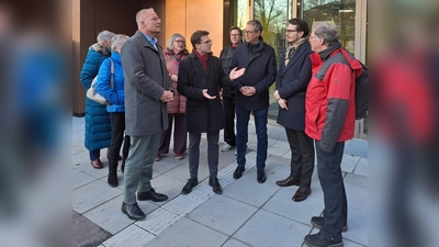 Matthias Miersch, OB Florian Hartmann und MdB Michael Schrodi (v. l.) bei der Besichtigung. (Foto: MdB-Büro Michael Schrodi)