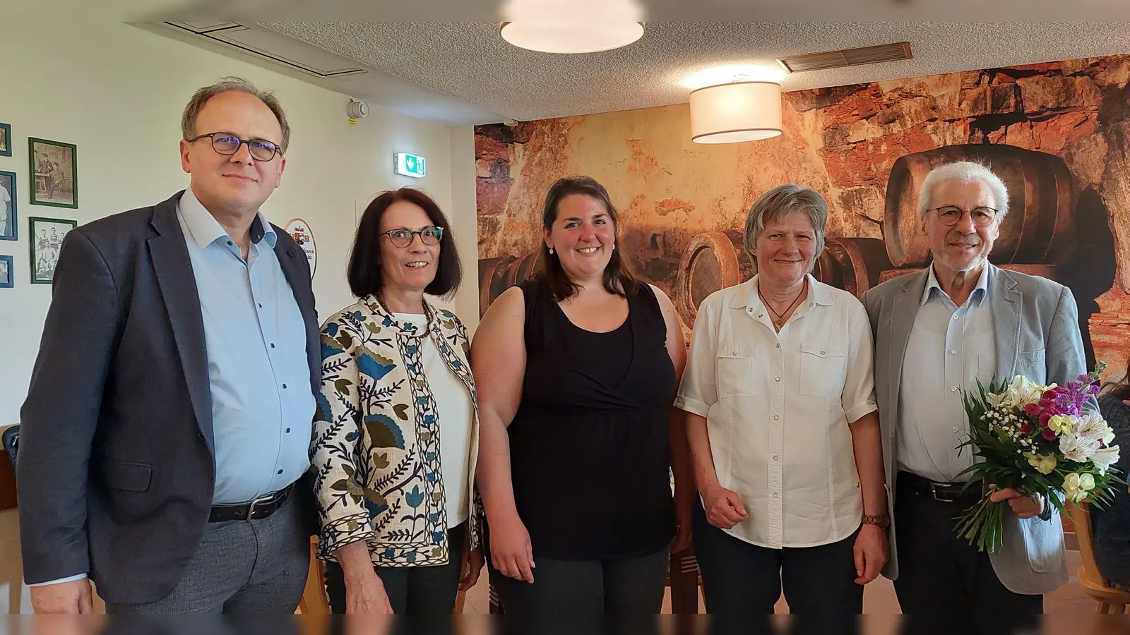 Der scheidende 1. Vorsitzende Rudi Braunegger, seine Nachfolgerin Susanne Gerber, Eva Trossen (2. Vorsitzende), Gisela Lingenhöl (Schriftführerin) und Kassier Franz Böhm (von links). (Foto: CGUG)