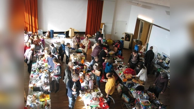 Am Sonntag ist wieder Umsonstmarkt in St. Emmeram - diesmal natürlich mit Abstand und Maske. (Foto: VA)