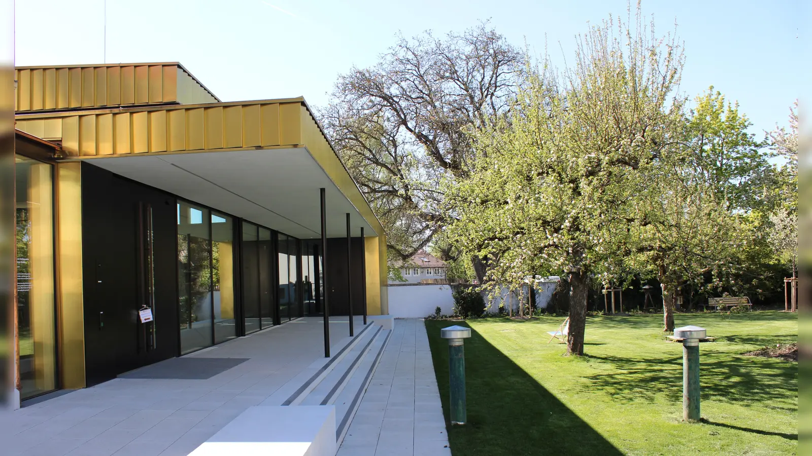 Das neue Künstlerhaus am Stahl-Museum. Seit 21. April sind das Künstlerhaus am Stahlmuseum und das Museum Franz Xaver Stahl für die Öffentlichkeit täglich außer montags zugänglich. Der Eintritt ins Künstlerhaus und Museum Franz Xaver Stahl ist wie im Museum Erding frei. (Foto: Museum Franz Xaver Stahl)