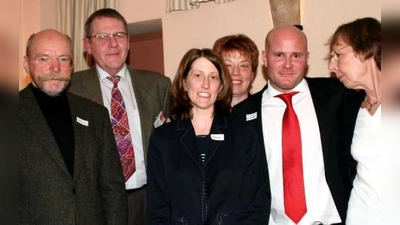 Beim Neujahrsempfang (von links): MdL Ludwig Wörner, Gerhard Fries (SPD-Fraktionssprecher im BA 20), Stadträtin Ulrike Boesser, Irmgard Hofmann (SPD-Vorsitzende Hadern), Christian Vorländer (SPD-Bundestagskandidat Münchner Süden) und Frauke Bristot (stv. Vorsitzende des BA 20).