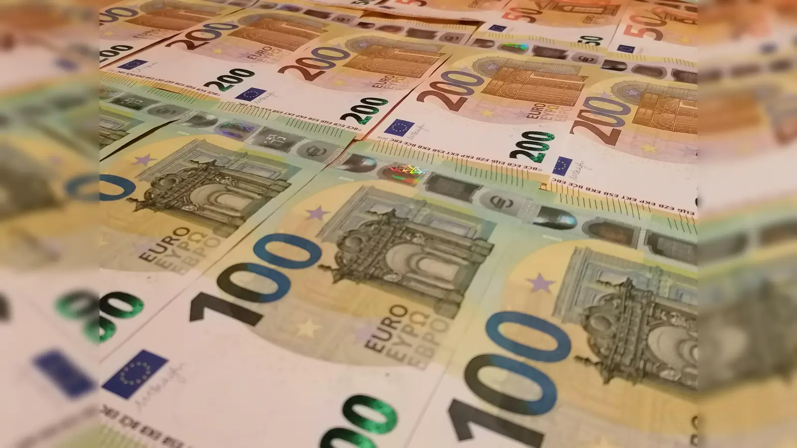 Damit wieder mehr auf dem Konto ist, gibt es von der Caritas eine Schuldner- und Insolvenzberatung. Am 3. und 4. Juni berät sie im Rahmen einer Aktionswoche.  (Foto: job)