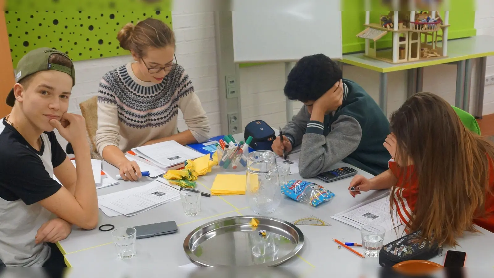 In den Pfingstferien finden in den Münchner Jugendfreizeitstätten Lernkurse für die bevorstehenden Prüfungen statt. (Foto: KJR)