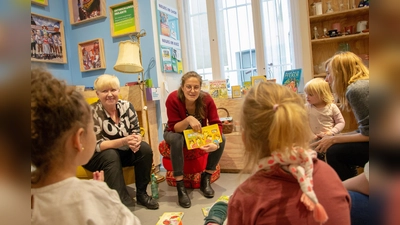 Um das Erlebnis „Lesen“ geht es in den Lesestunden von Librileo, einem gemeinnützigen Leseförderprogramm, das Eltern und Kinder jetzt auch im Ramersdorfer Nachbarschaftstreff Langbürgener Straße für das Lesen begeistern möchte. (Foto: VA)