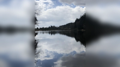 Der Weg führt die Radler auch am Deiniger Weiher vorbei. (Foto: hw)