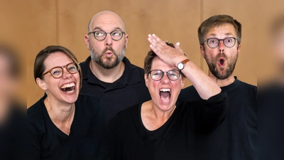 Irene Geiger-Schaller, Josef Höglauer, Anne-Bärbel Ruf-Körver und Hannes Schott treten als „Weißblaues Beffchen” auf. (Foto: Bernd Tielsch - Mainz)