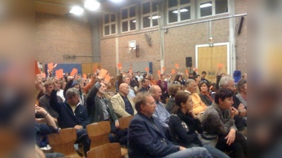 Die Obermenzinger beteiligten sich rege an der Bürgerversammlung in der vergangenen Woche. Die Turnhalle der Grandlschule war voll besetzt. (Foto: US)