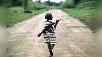 Kindersoldaten tragen neben körperlichen Schäden häufig schwere seelische Verletzungen davon. (Foto: pax christi)