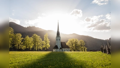 Die Pferdesegnung findet an der Fischhauser Kapelle statt. (Foto: Markus Wasmeier)