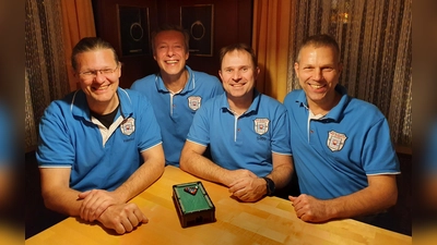 Siegreich für Markt Schwaben: Hannes Dorsch, Alexander Gluch, Josef Scharl und Thomas Deuter (v. li.). (Foto: Verein )