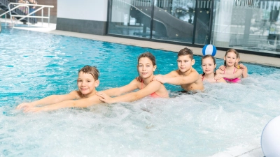 Kostenlos zum Schwimmabzeichen. Ein Angebot des fresch und des TSV-Jahn. (Foto: Schranner)