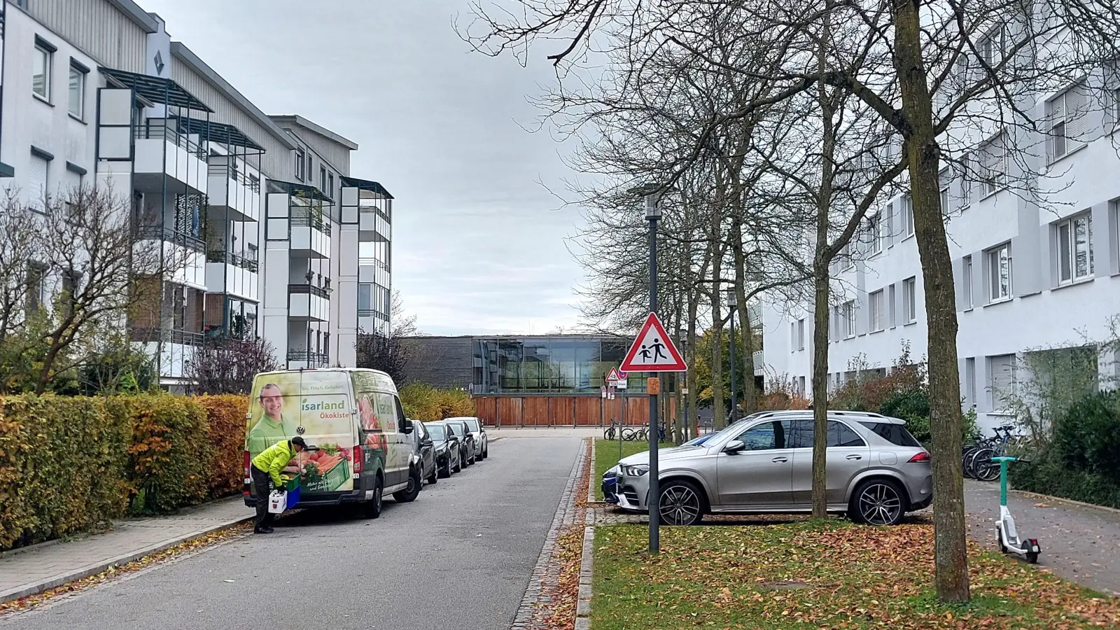 Die Lehrer-Wirth-Straße wird ab April 2026 im südlichen Abschnitt als Schulstraße ausgewiesen. (Foto: bas)