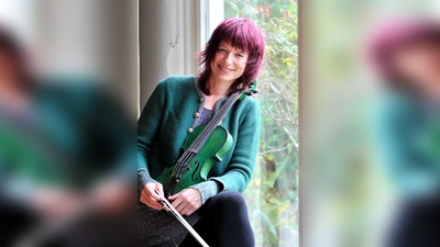  „Wenn die Herzen berührt werden, dann verändert sich die Welt wirklich,“ ist das musikalische Multitalent Monika Drasch überzeugt. (Foto: Nila Thiel)