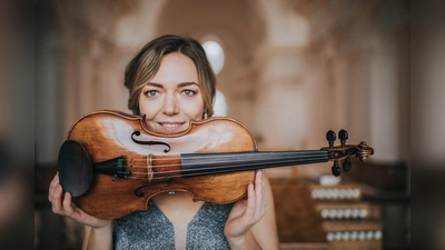Violinistin Franziska Strohmayr bringt die Solosonaten und Partiten für Violine Solo von Johann Sebastian Bach zu Gehör. (Foto: VA)