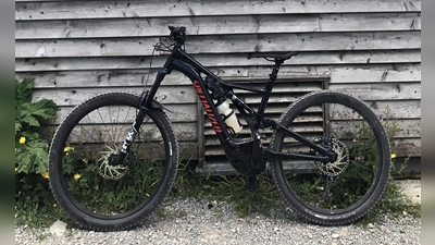 Dieses E-Bike wurde aus einem Keller gestohlen. Die Polizei sucht nach Zeugen. (Foto: Polizei München)