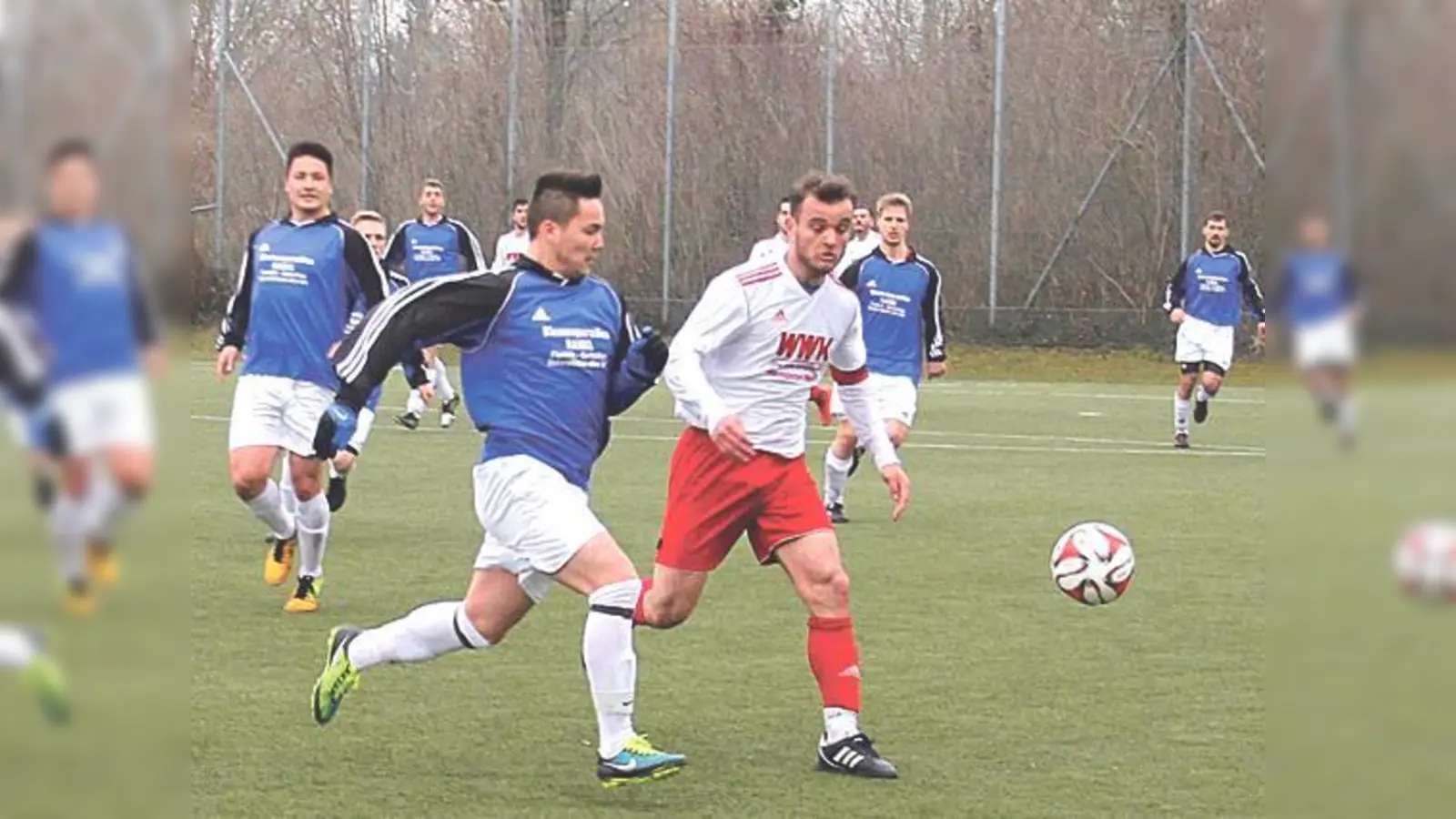 Vierfacher Torschütze: Sepp Zander (vorne links) war der Mann des Spiels.	 (Foto: W. Kelletshofer)
