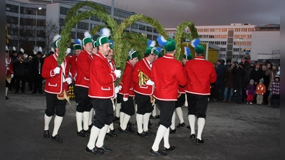 Der Schäfflertanz hat sich im Laufe seiner Geschichte zu einem äußerst schwierigen Reiftanz entwickelt, dessen Figurenfolge und Kompliziertheit weit über den künstlerischen Wert anderer Volkstänze hinausgeht. (Archivbild: job)