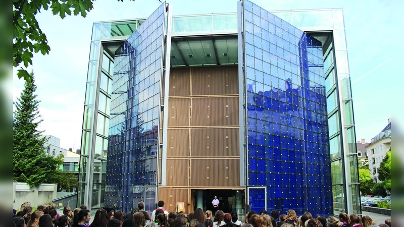 Es ist ein imposanter Anblick, wenn sich die riesigen Kirchenportale der Herz-Jesu-Kirche öffnen. (Foto: sb/ Archiv)